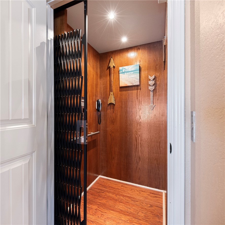 13834 Captains Row Property Photo 11
