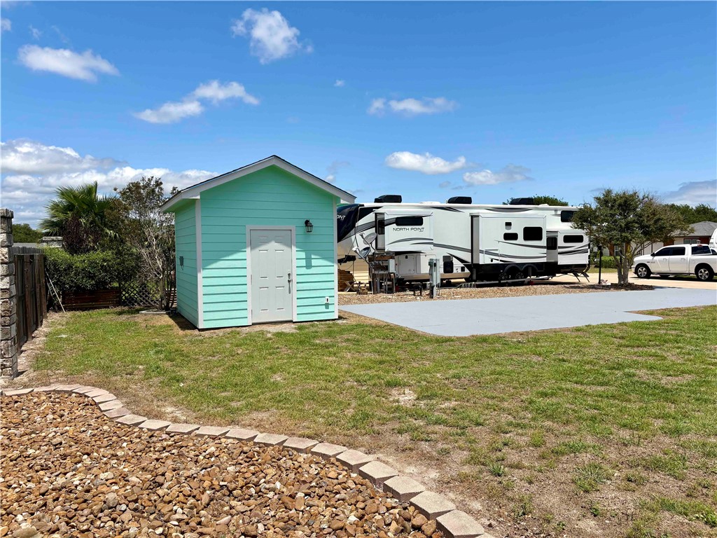 63 Augusta Circle Property Photo 4