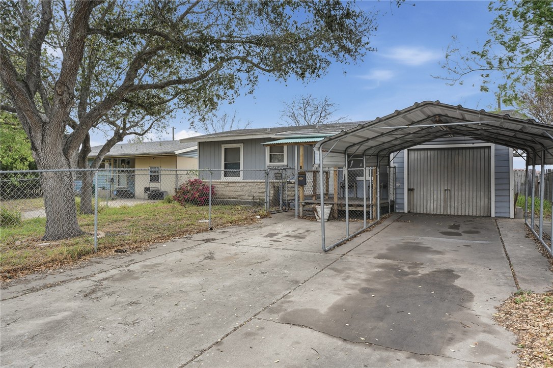 1006 Vernon Dr Property Photo 3