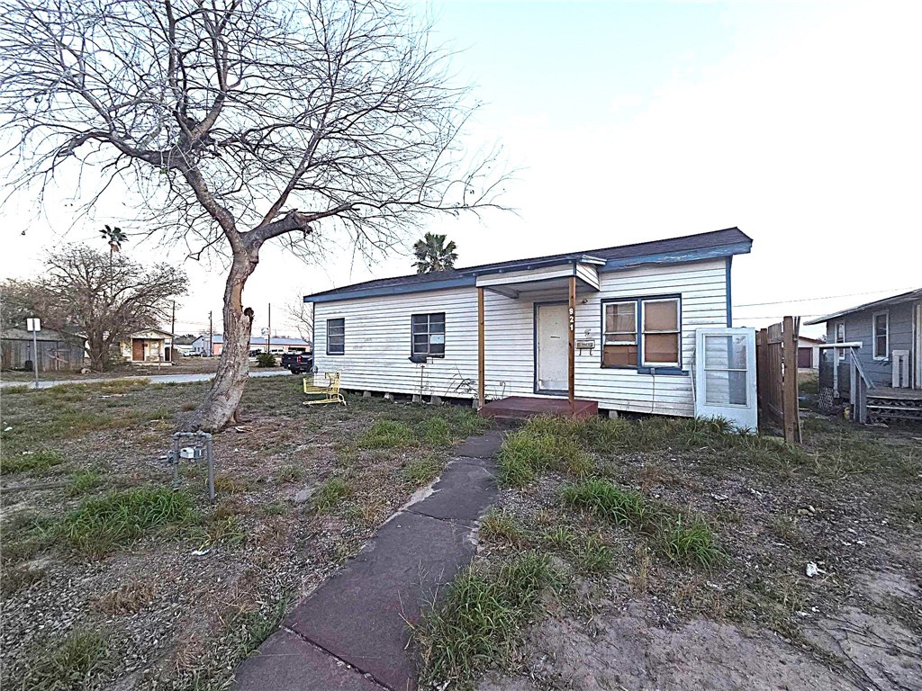 921 E A Ave Property Photo 1