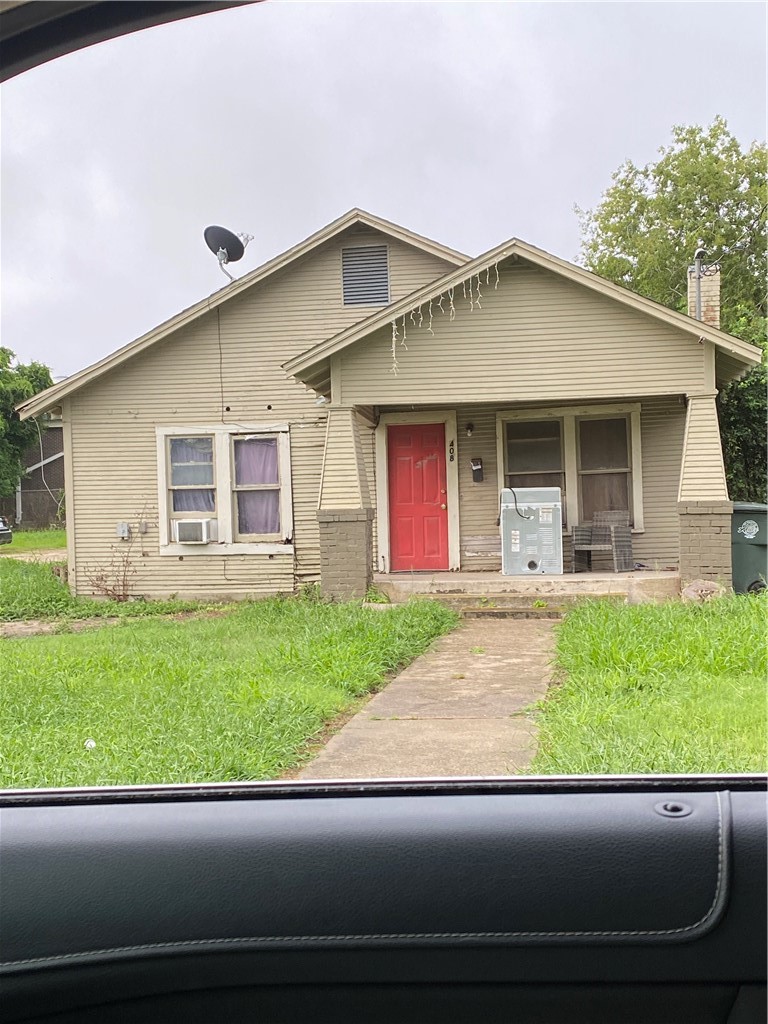 408 E 4th St Property Photo 1