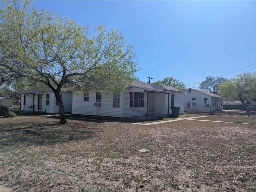 319 S Nueces St Property Photo 1