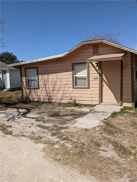 319 S Nueces St Property Photo 7