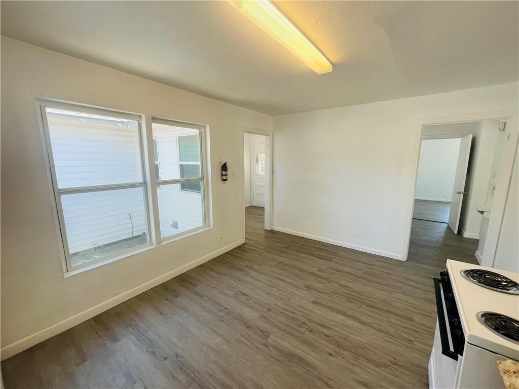 319 S Nueces St Property Photo 11