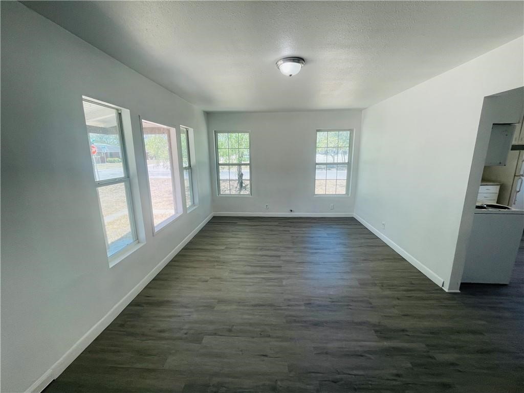 319 S Nueces St Property Photo 16