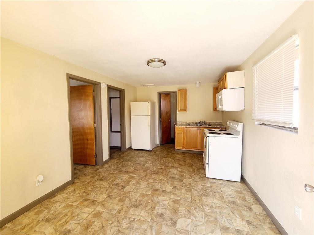 319 S Nueces St Property Photo 17