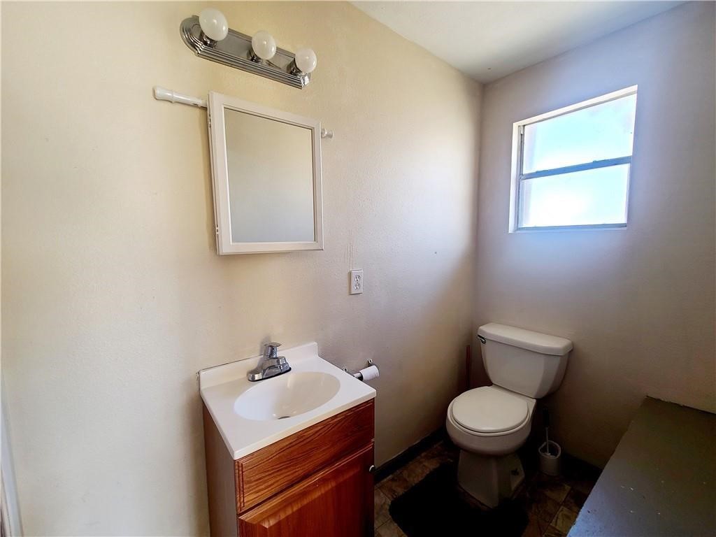 319 S Nueces St Property Photo 20