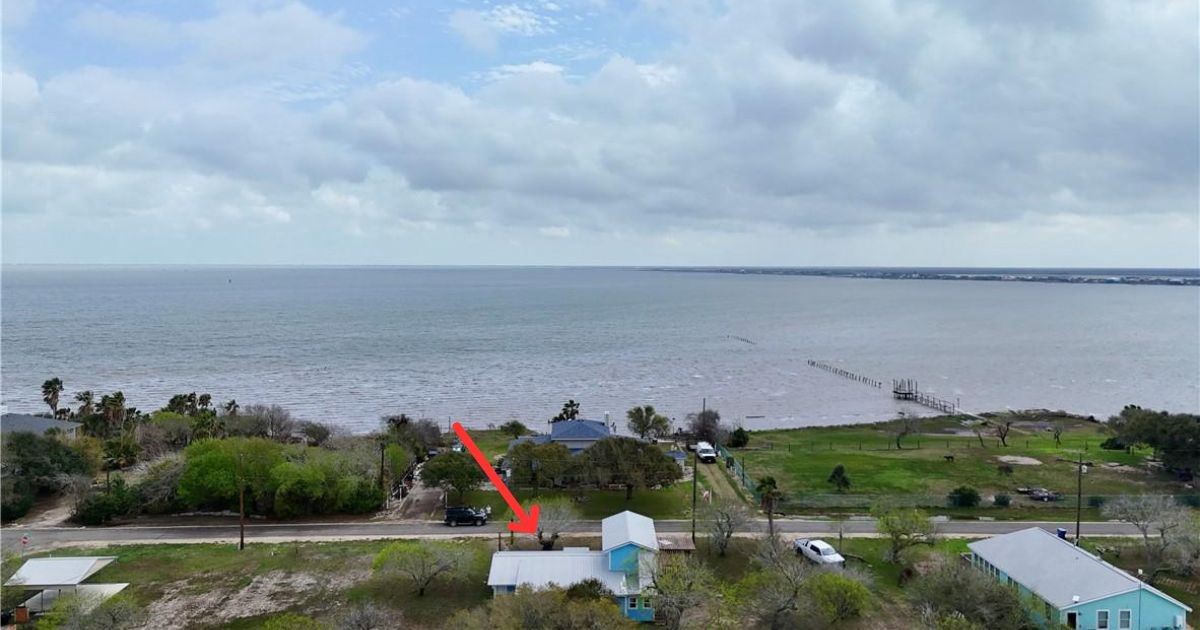 323 Copano Property Photo 4