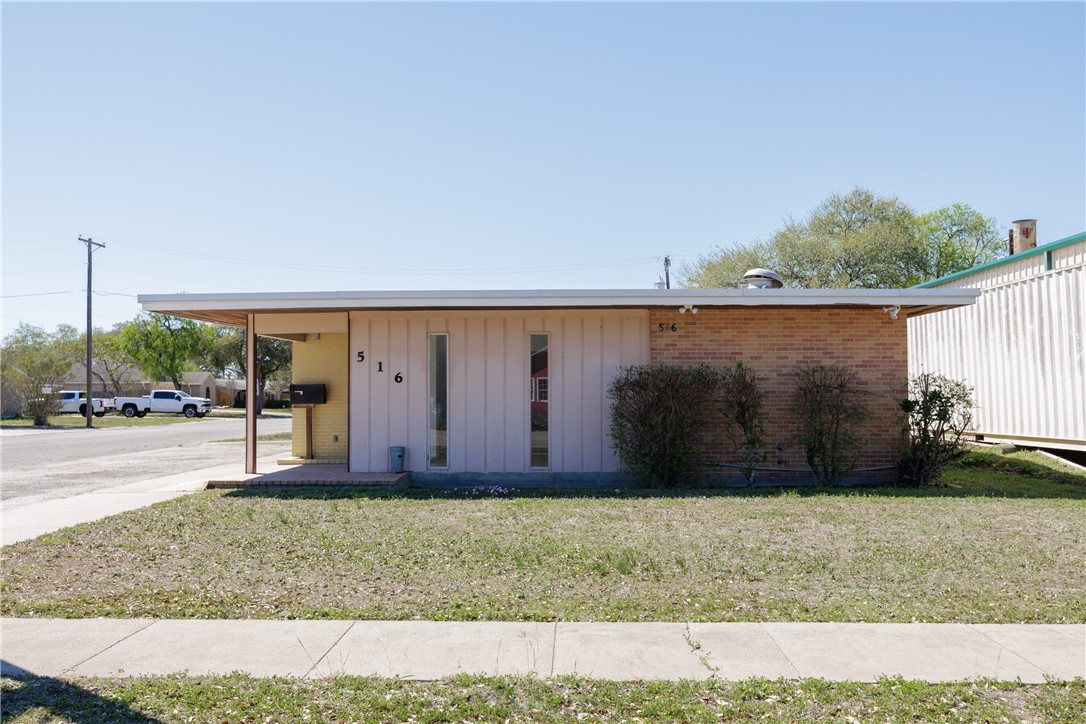 516 S San Patricio St Property Photo 1