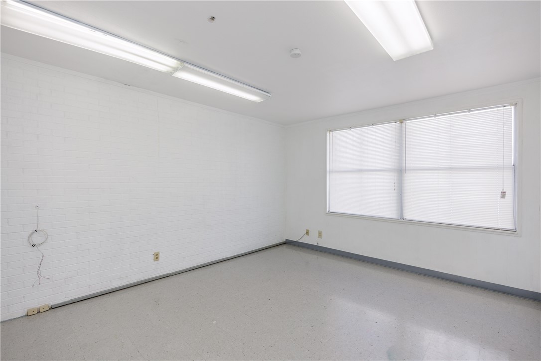 516 S San Patricio St Property Photo 19