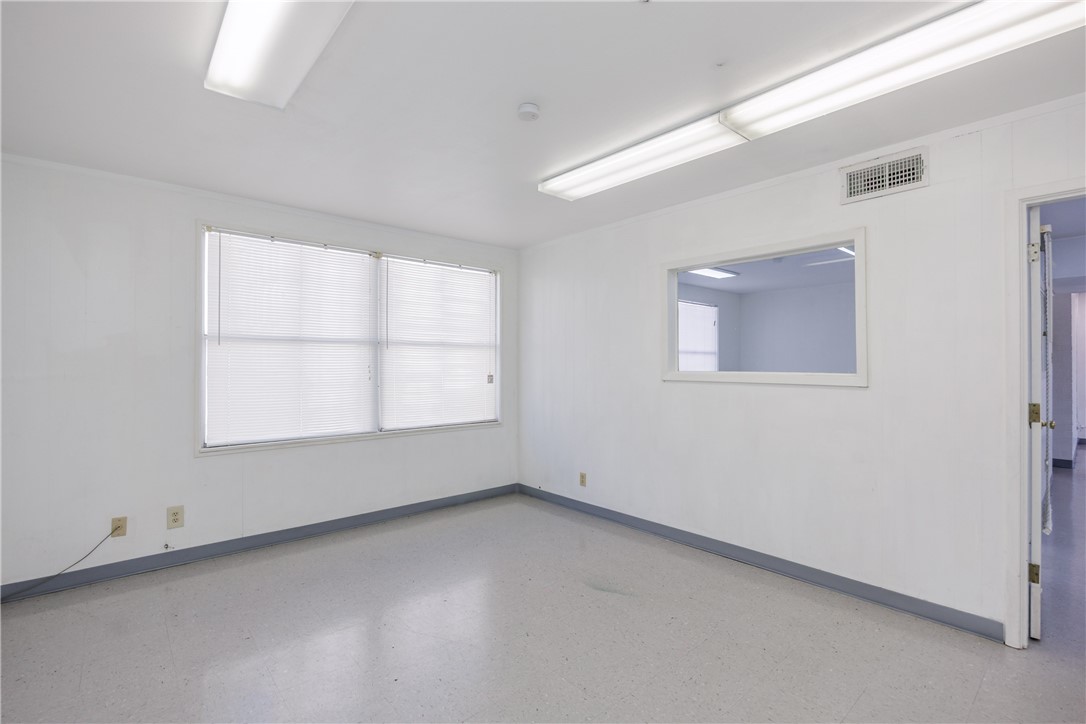 516 S San Patricio St Property Photo 20
