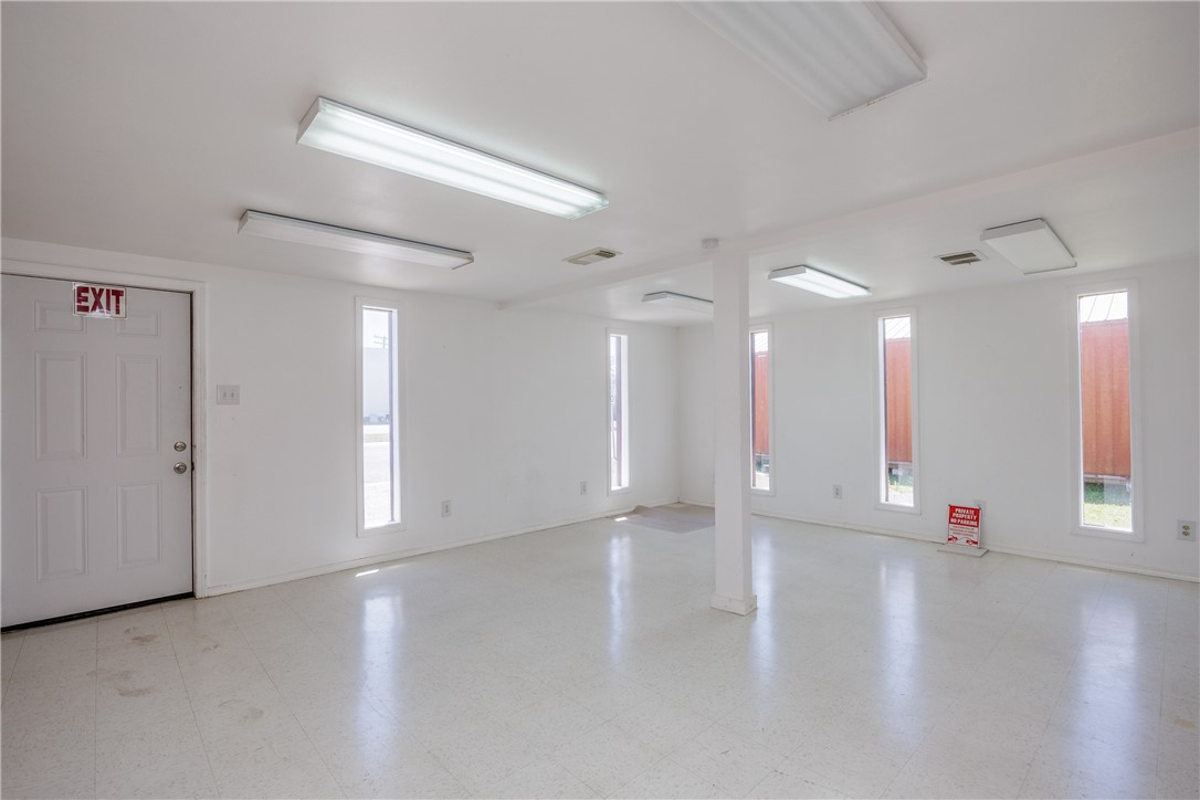 516 S San Patricio St Property Photo 23