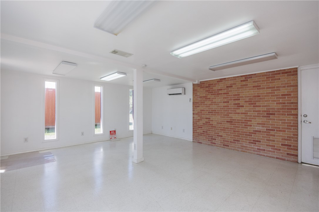 516 S San Patricio St Property Photo 24