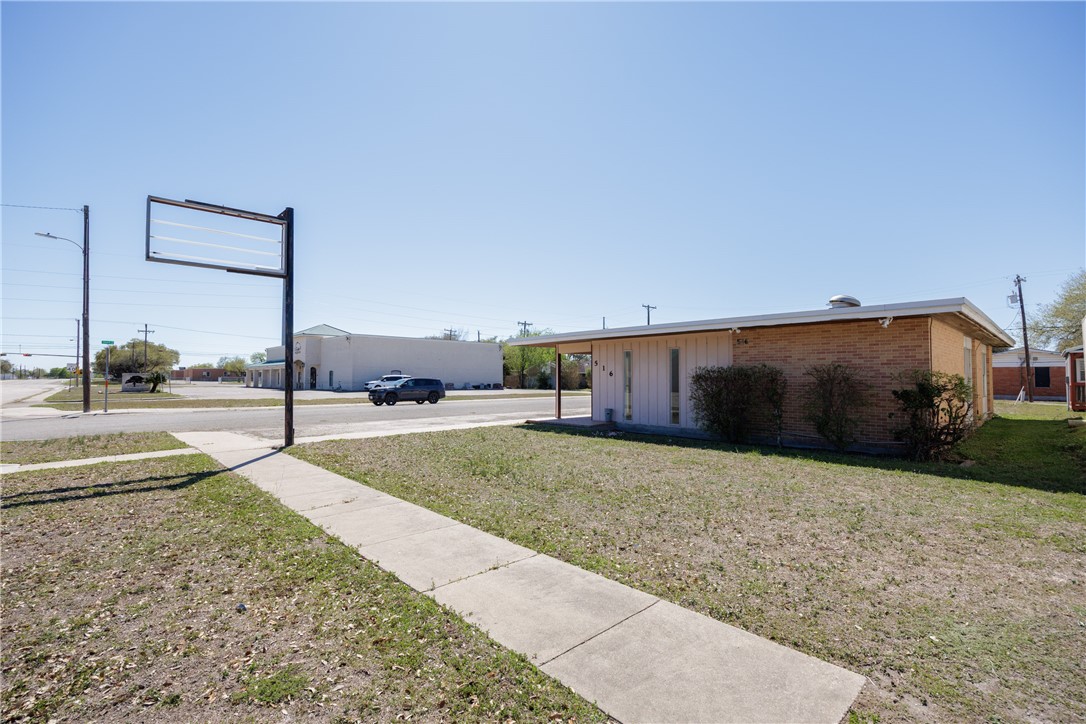 516 S San Patricio St Property Photo 28