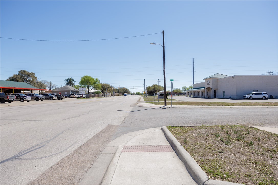 516 S San Patricio St Property Photo 29