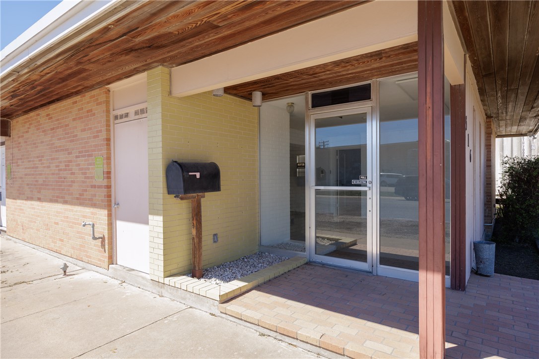 516 S San Patricio St Property Photo 33