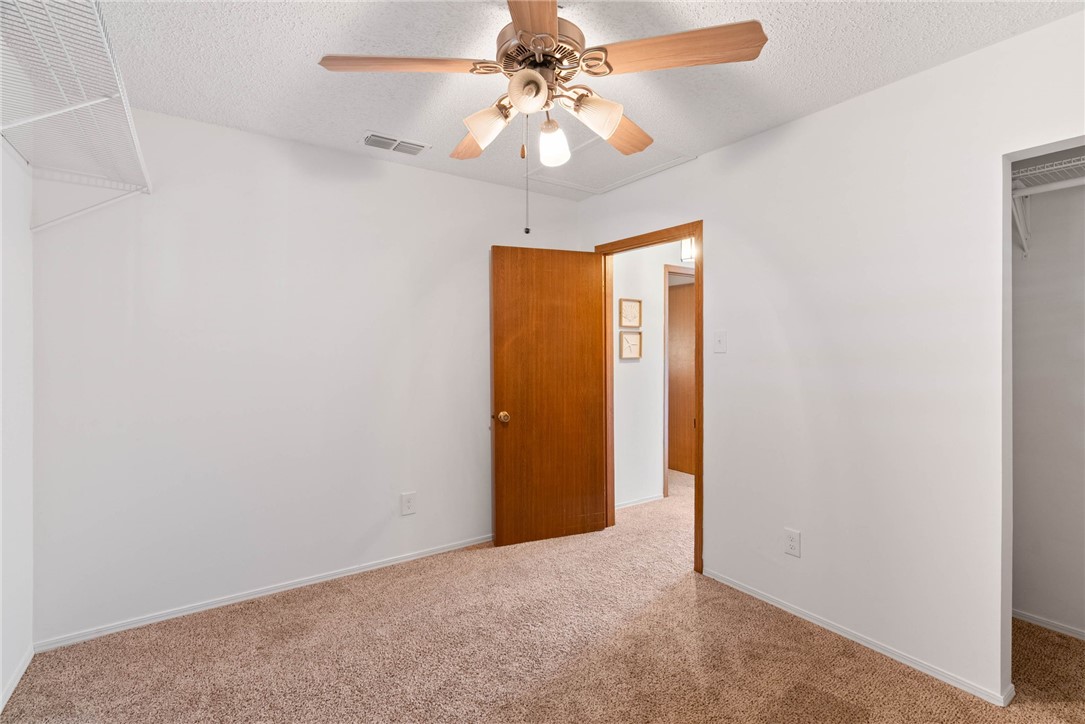 118 Las Palmas Dr Property Photo 13