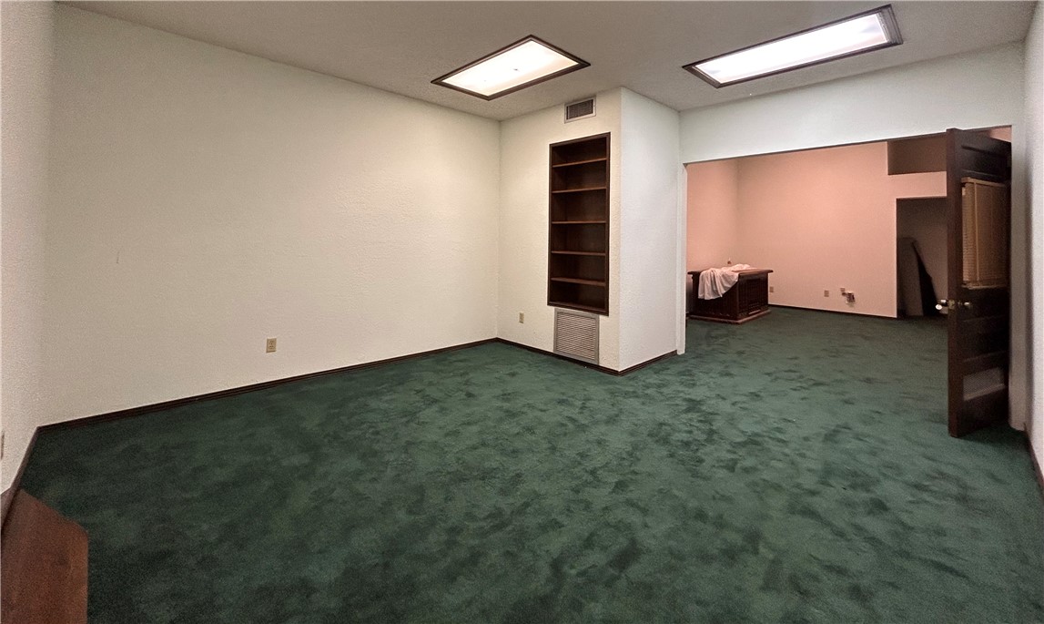120 Green Ave Property Photo 15