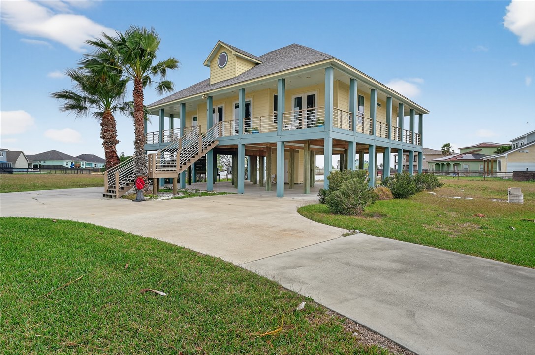 33 Lake Shore Property Photo 2