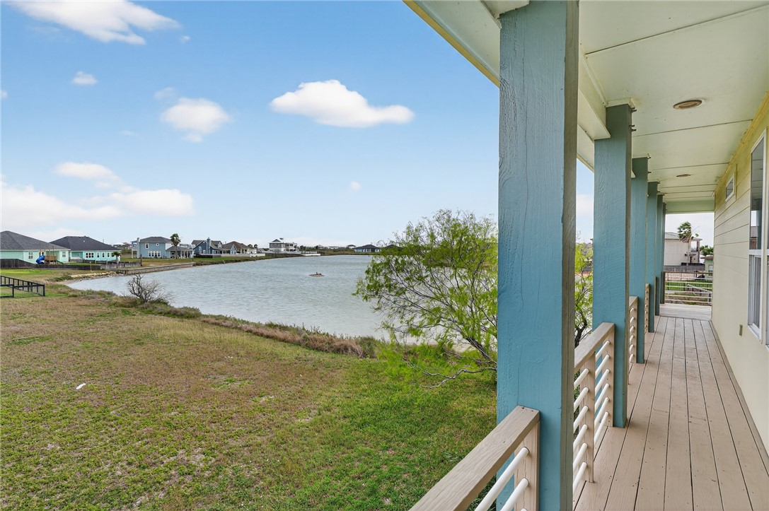 33 Lake Shore Property Photo 4