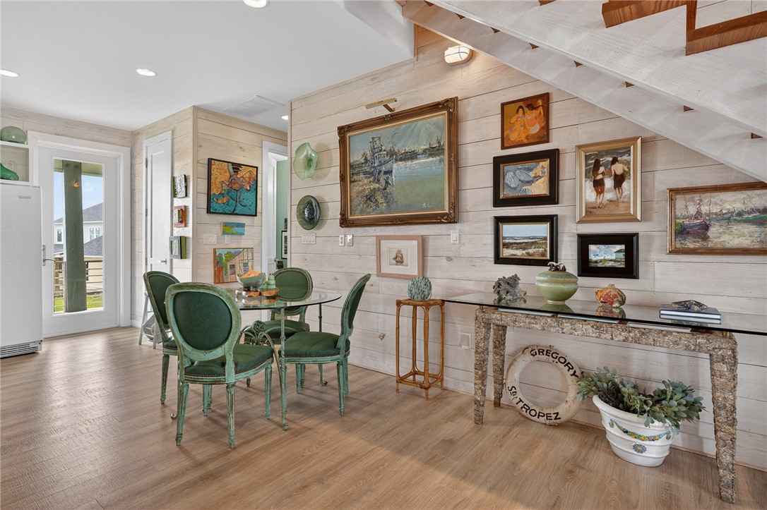 33 Lake Shore Property Photo 12