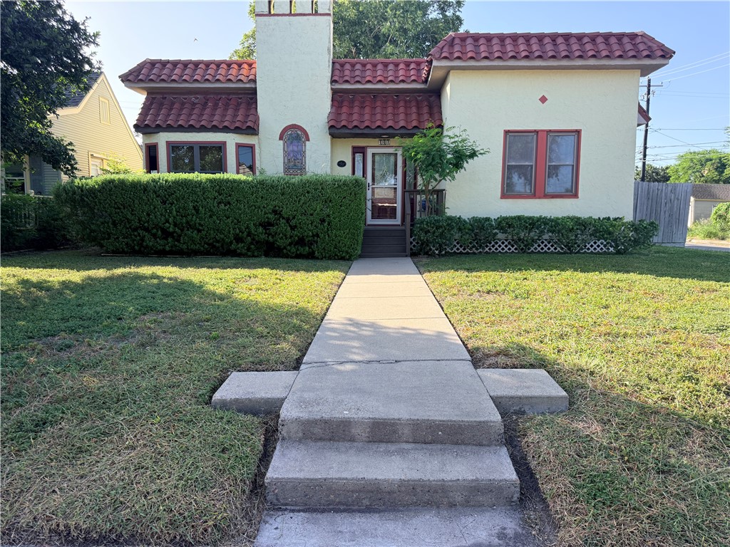 402 Clifford St Property Photo 1