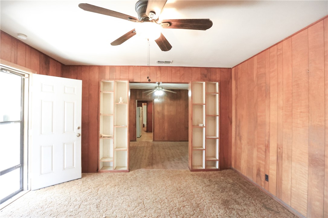 305 N Perez Property Photo 2