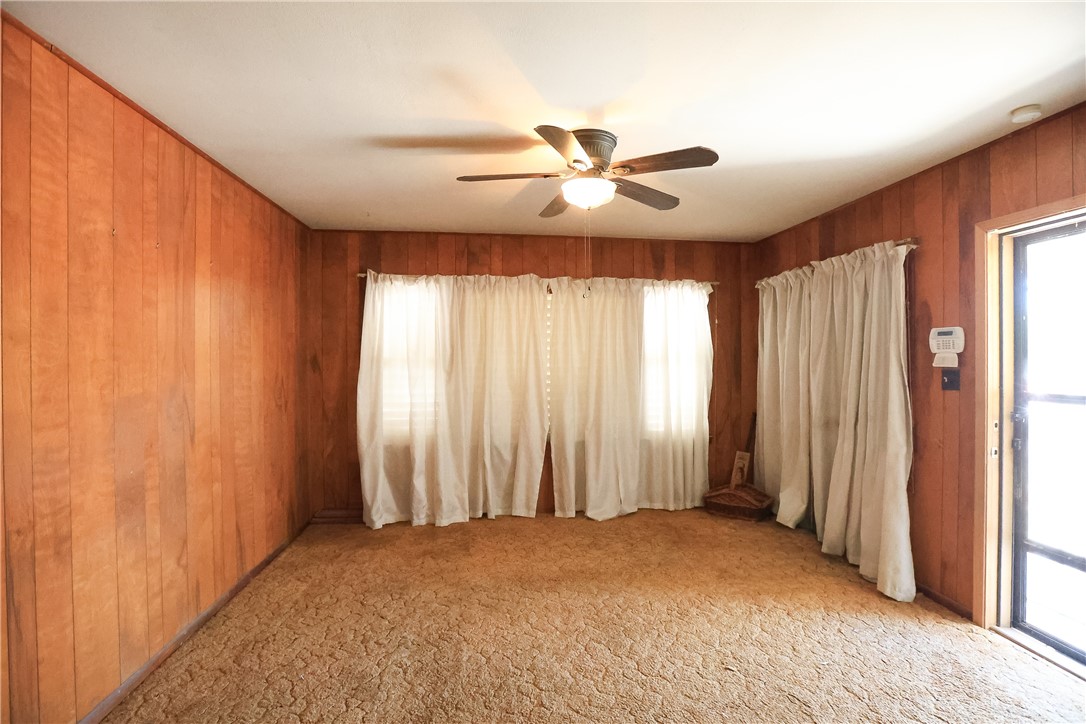 305 N Perez Property Photo 3
