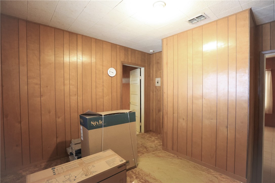 305 N Perez Property Photo 10