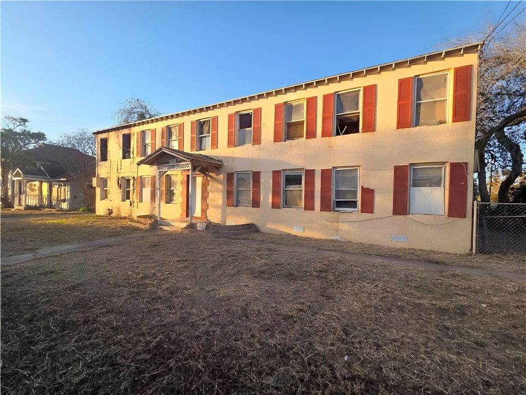 926 Park Ave Property Photo 1