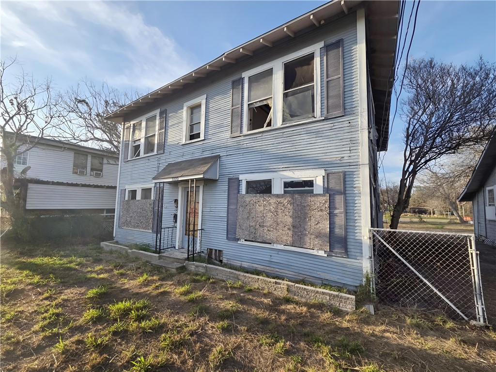 1000 Park Ave Property Photo 1