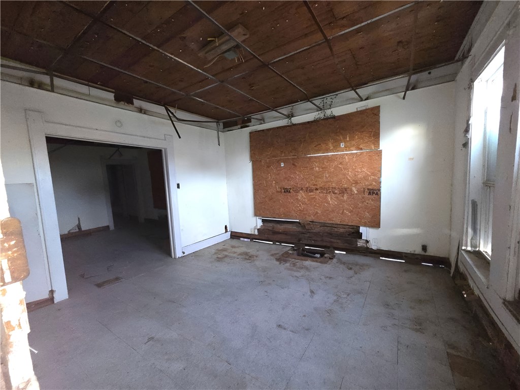 1000 Park Ave Property Photo 2