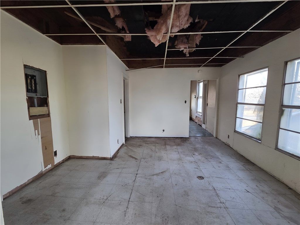 1000 Park Ave Property Photo 3