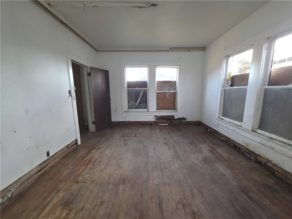 1000 Park Ave Property Photo 6