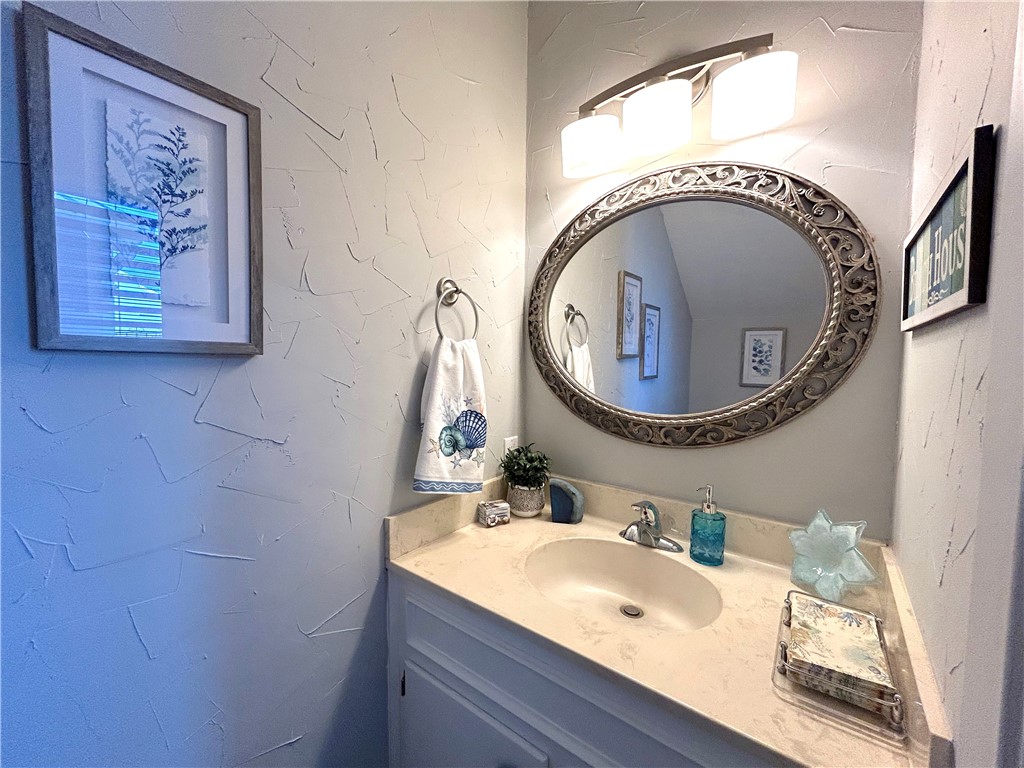 840 Cliff Dr 4 Property Photo 7
