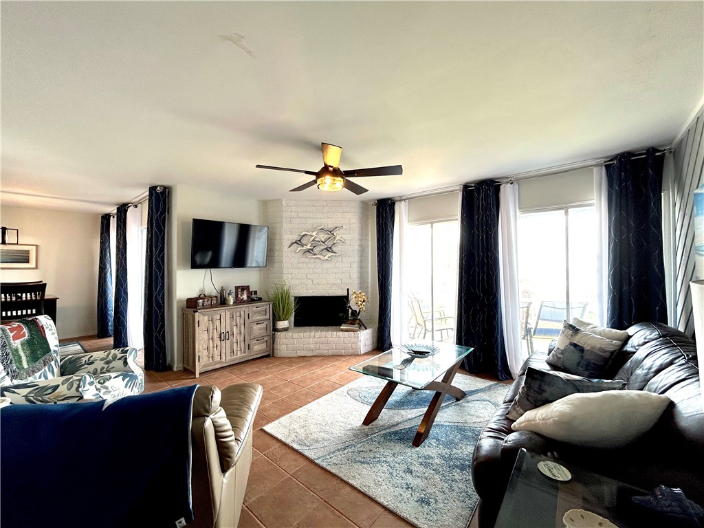 840 Cliff Dr 4 Property Photo 8