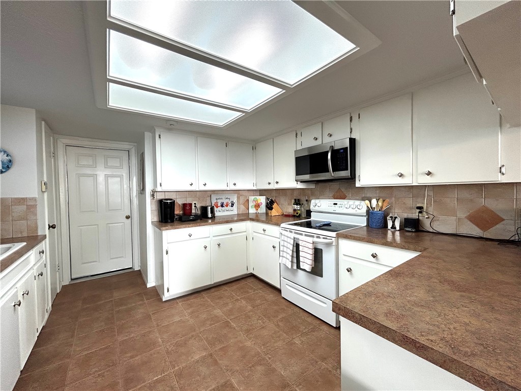 840 Cliff Dr 4 Property Photo 12