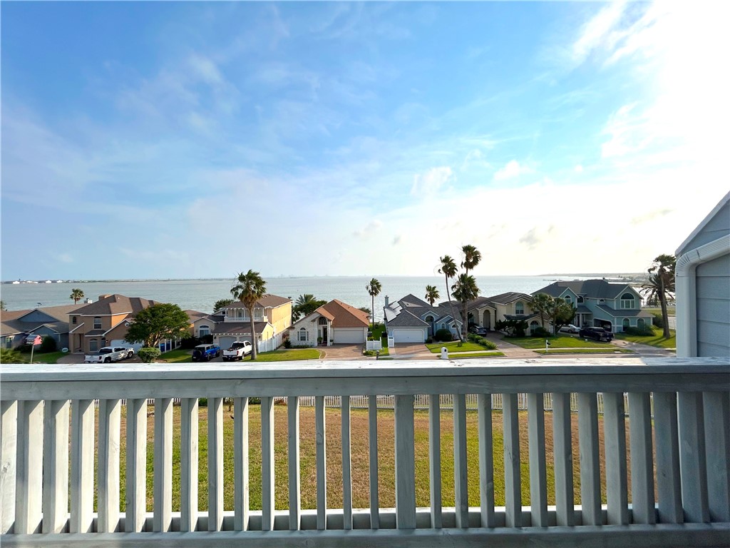 840 Cliff Dr 4 Property Photo 22
