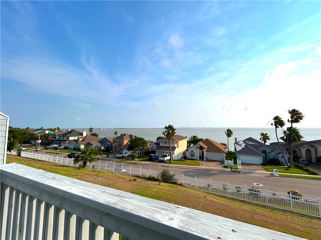 840 Cliff Dr 4 Property Photo 23