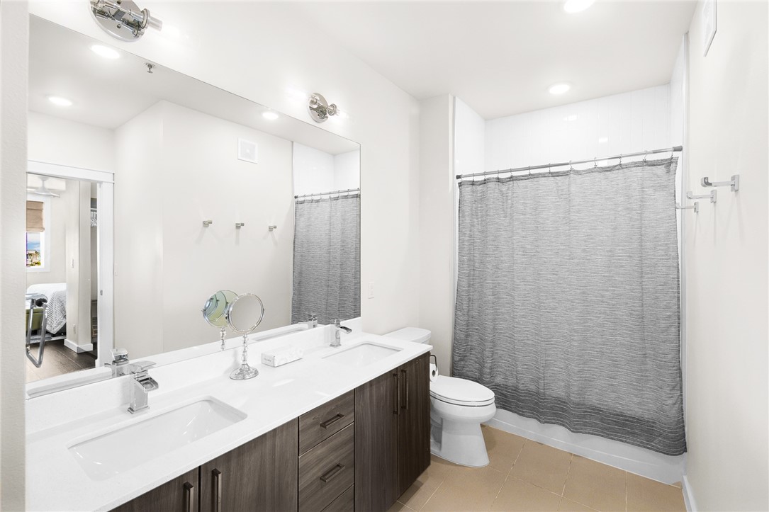630 Center Square West 304 Property Photo 25