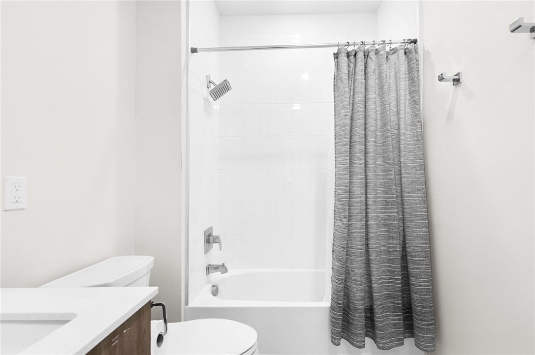 630 Center Square West 304 Property Photo 27