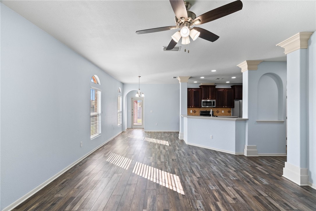 3033 Las Brisas St Property Photo 3