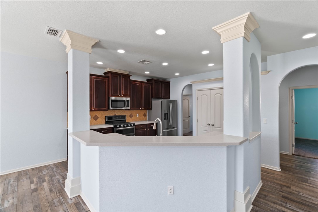 3033 Las Brisas St Property Photo 4
