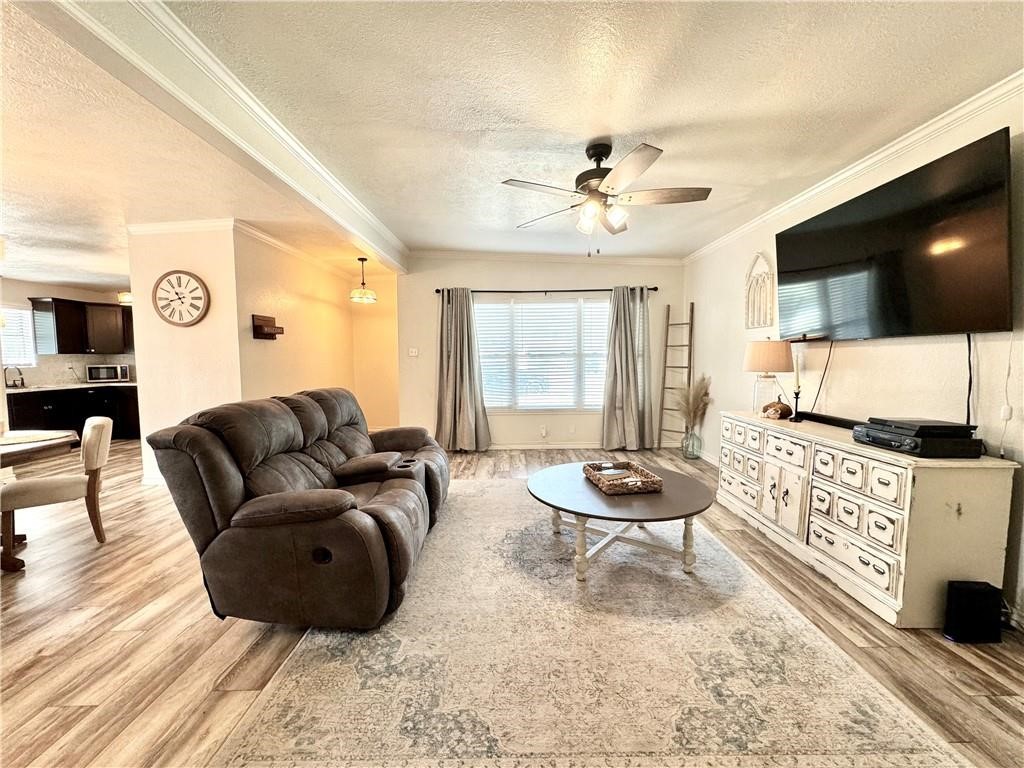 720 Santa Dolores Property Photo 5