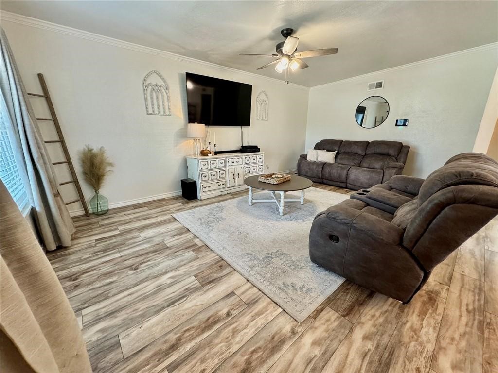 720 Santa Dolores Property Photo 6
