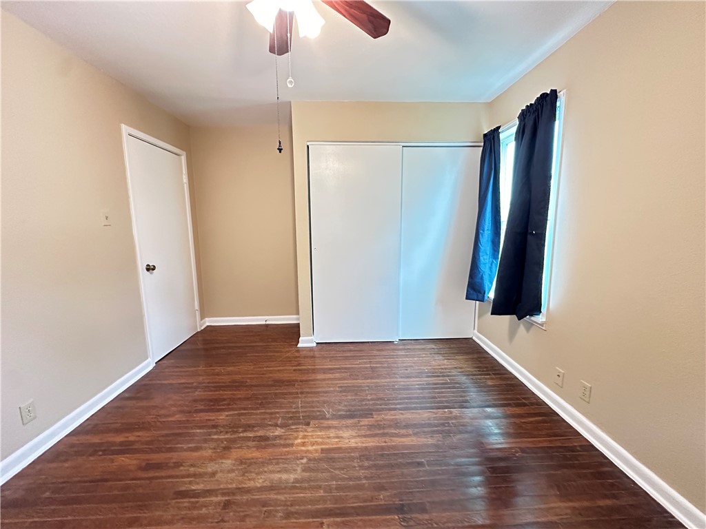 921 Oak St Property Photo 14