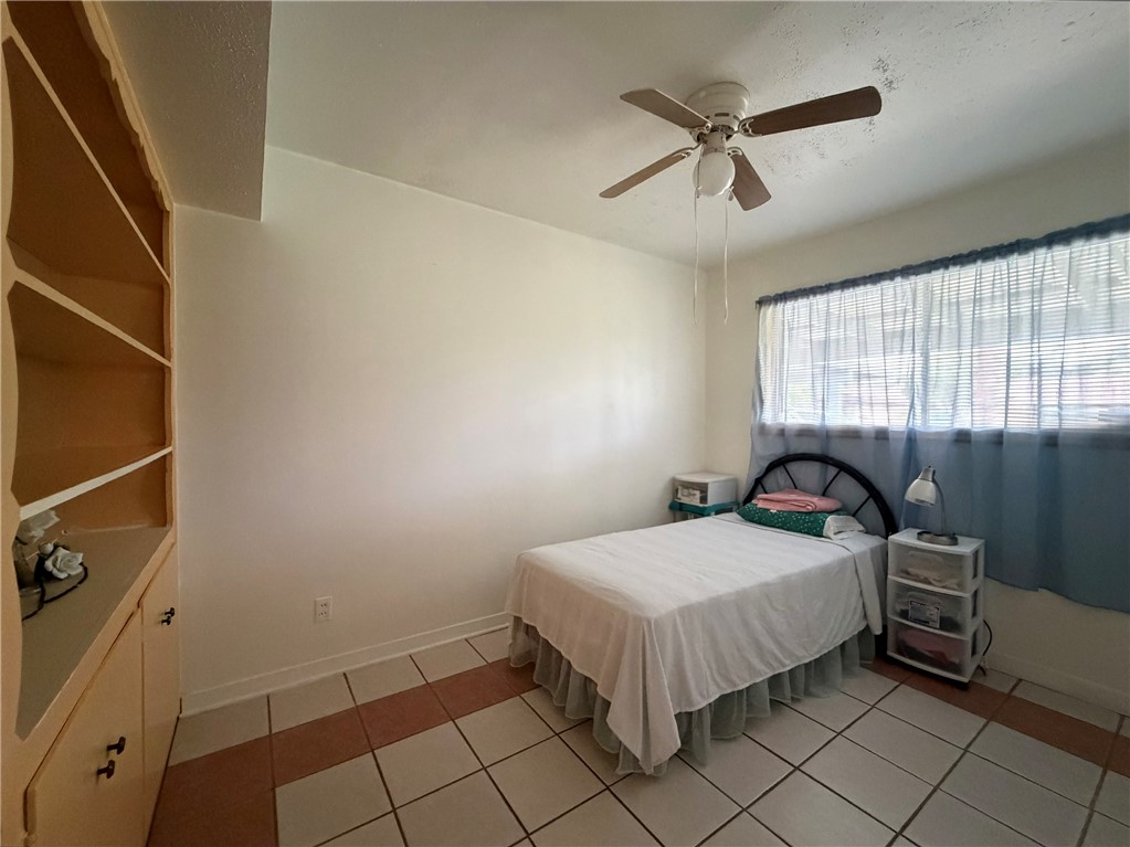 919 W Avenue G Ave Property Photo 9