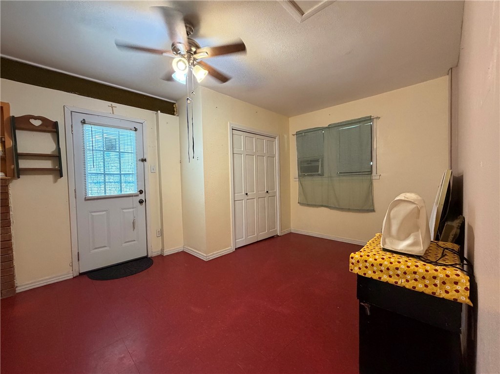 919 W Avenue G Ave Property Photo 14