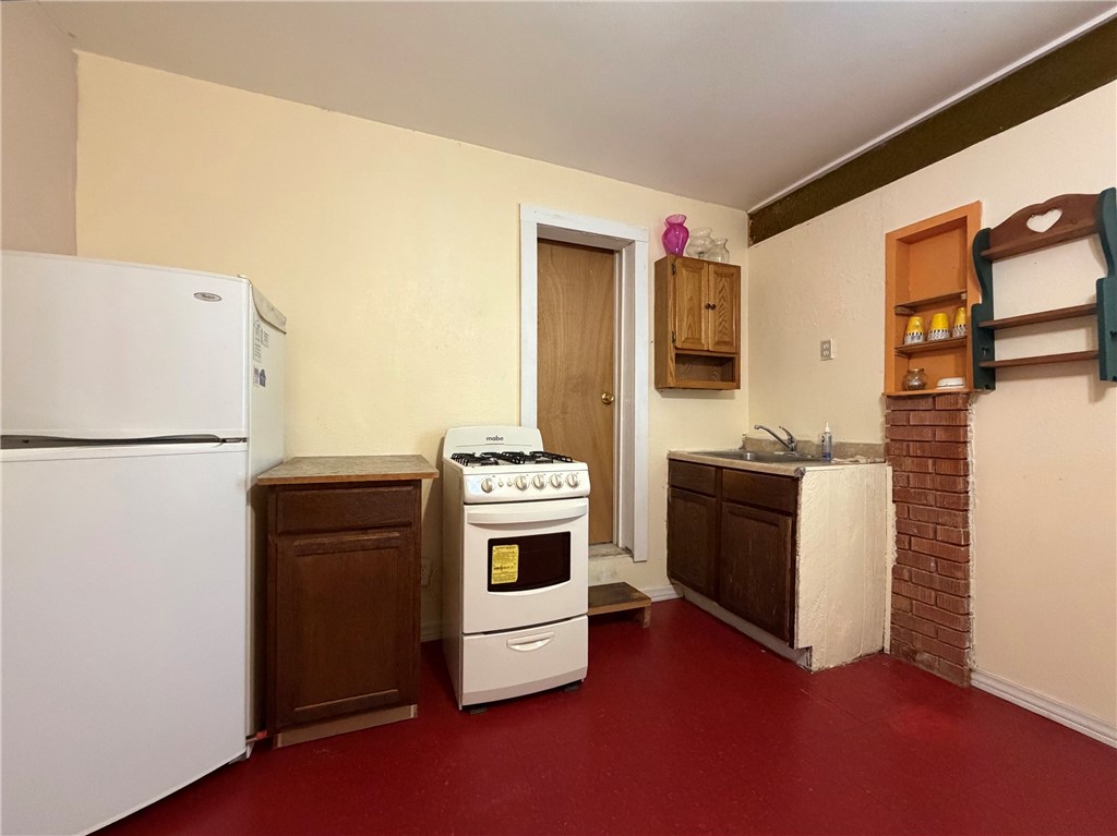 919 W Avenue G Ave Property Photo 15