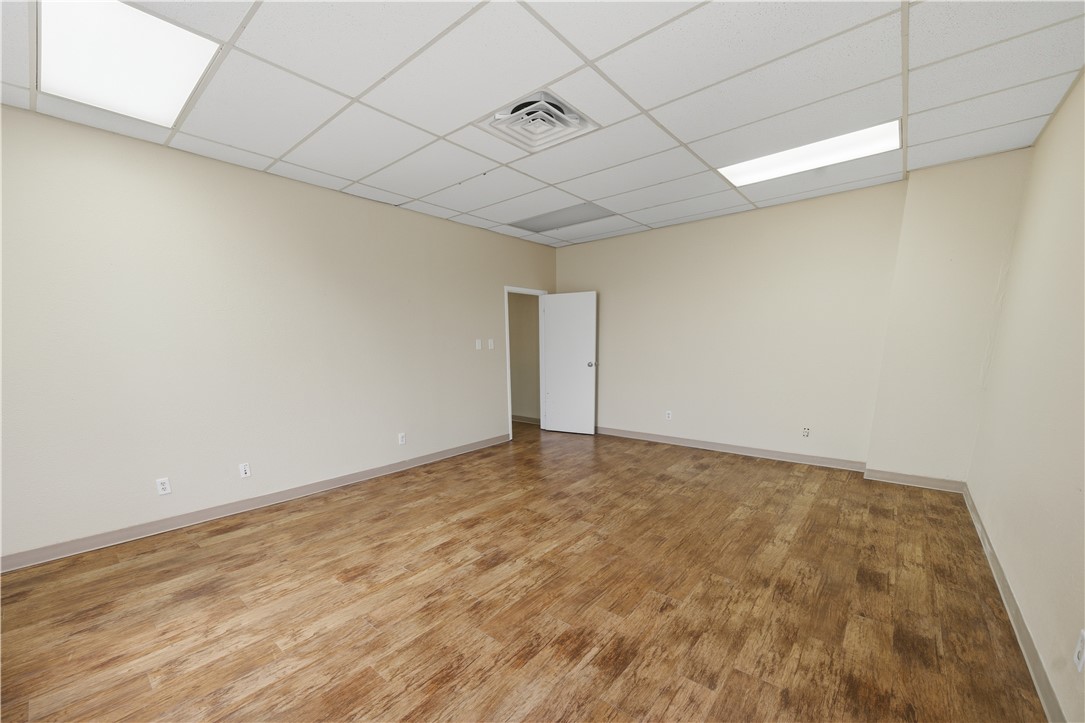 5959 S Staples St Property Photo 14